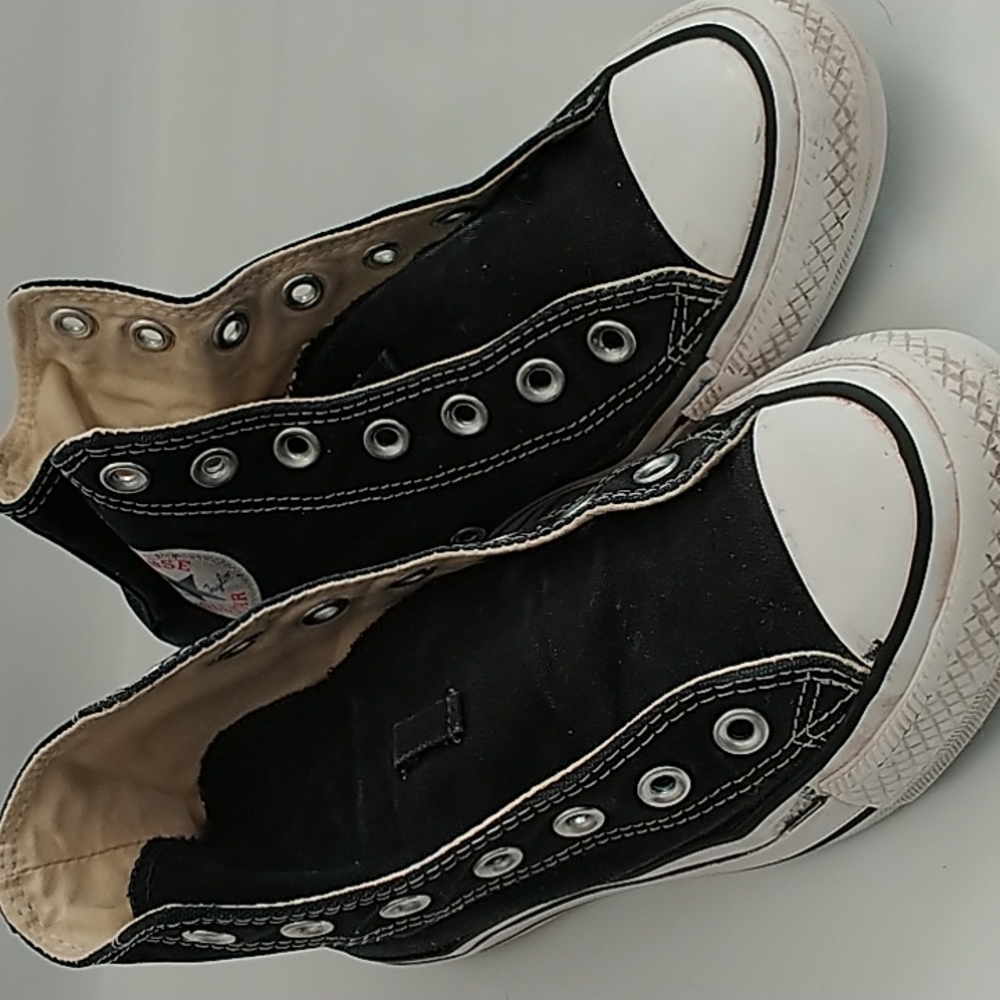 Converse Tennis Shoes